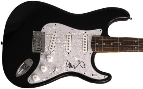 Chris Martin potpisan autogram crna Fender Stratocaster Električna gitara sa Beckett Bas Autentication - Coldplay Frontman, padobrani, žurbu krvi na glavu, X & Y, Viva La Vida ili Smrt i svi njegovi prijatelji, Mylo Xyloto, Ghost priče, glava Pun snova, svakodnevica, muzika sfera