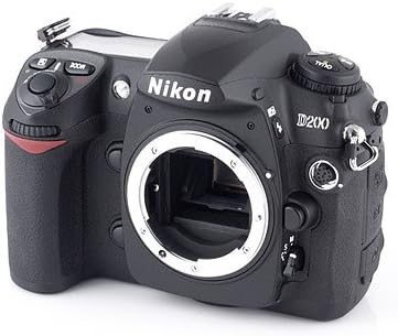 Nikon D200 DSLR kamera sa 18-200mm f/3.5-5.6 G ED-IF Af-s Nikkor zum objektivom