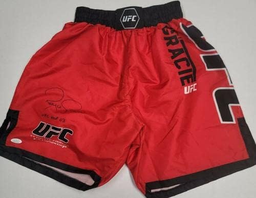 Royce Gracie potpisala je autografiju UFC Pride MMA Custom Shorts. JSA svjedok - autogramirani UFC dresovi