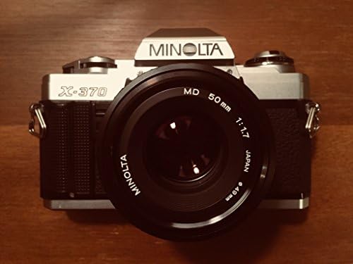 Minolta x-370 filmska kamera sa standardnim objektivom od 50 mm f/1.7
