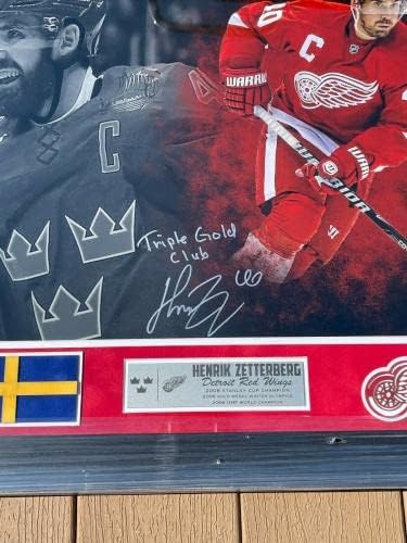 Henrik Zetterberg potpisao je upisani uokvireni ugrađeni Crveni krila 16x20 photo JSA COA - AUTOGREM NHL Photos