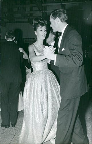 Vintage fotografija Mel Ferrer sa ženom, ples.