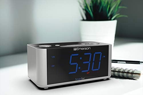 Emerson Radio ER100401 Smartset budilnik Radio, 15watt, crn & amp; et budilnik Radio, USB Port za iPhone